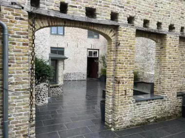 9A631311-5441-4B74-90B5-40134F367C6B - 