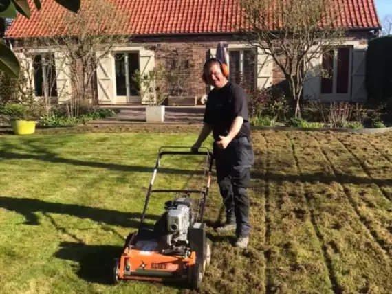 tuinen-jardins-peters-34 - L'entretien du gazon au printemps